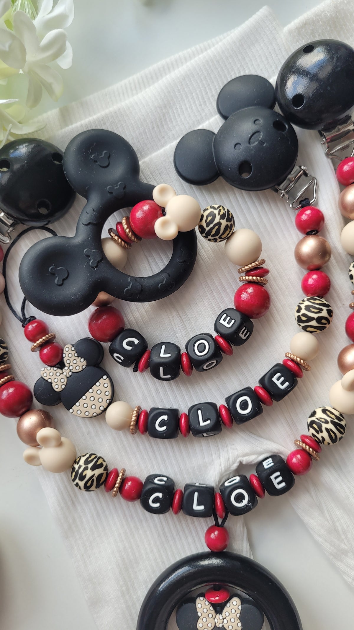 3er Set Kinderwagenkette & Schnullerkette mit Namen + Greifring Maus weinrot  rosegold