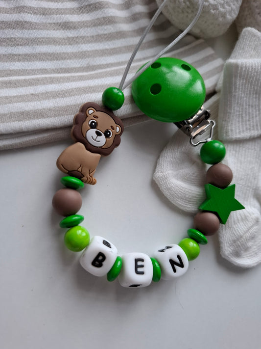 Schnullerkette mit Namen für Jungen Löwe grün braun