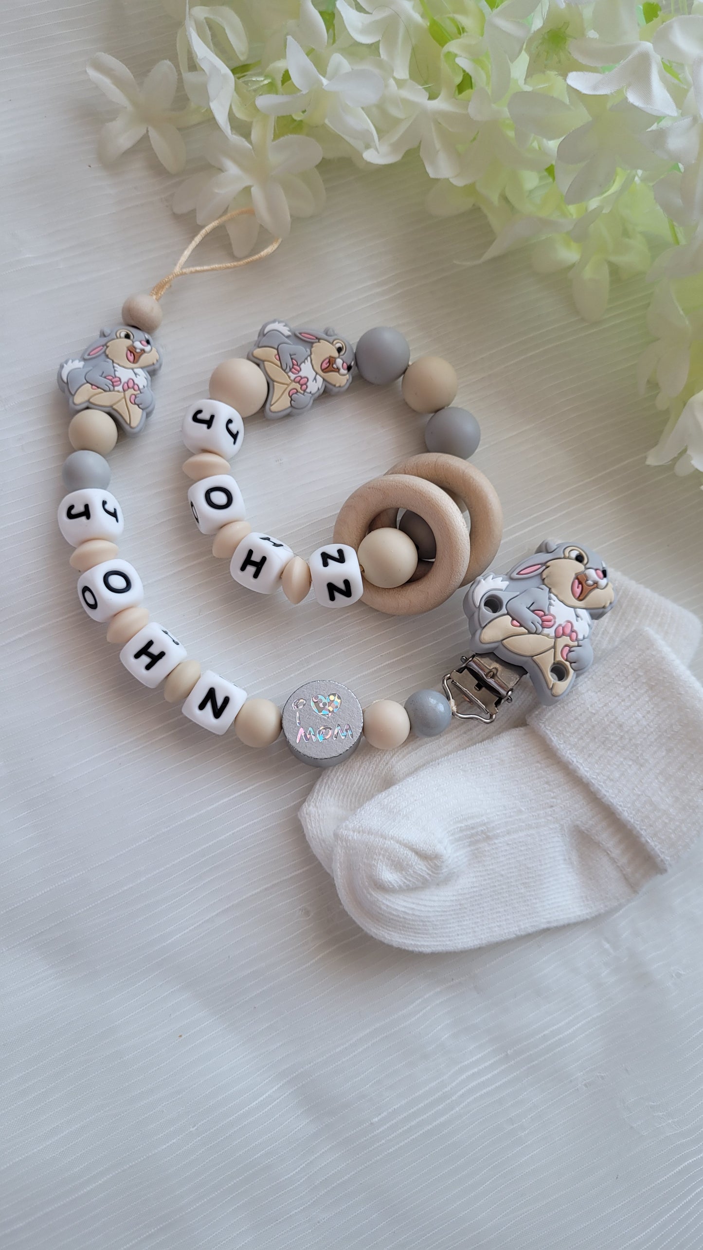 3tlg.Set Schnullerkette Kinderwagenkette & Beissring mit Namen Hase beige grau