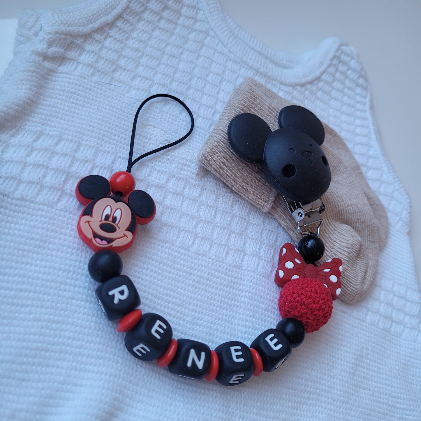 Kinderwagenkette & Schnullerkette mit Namen Mickey rot schwarz