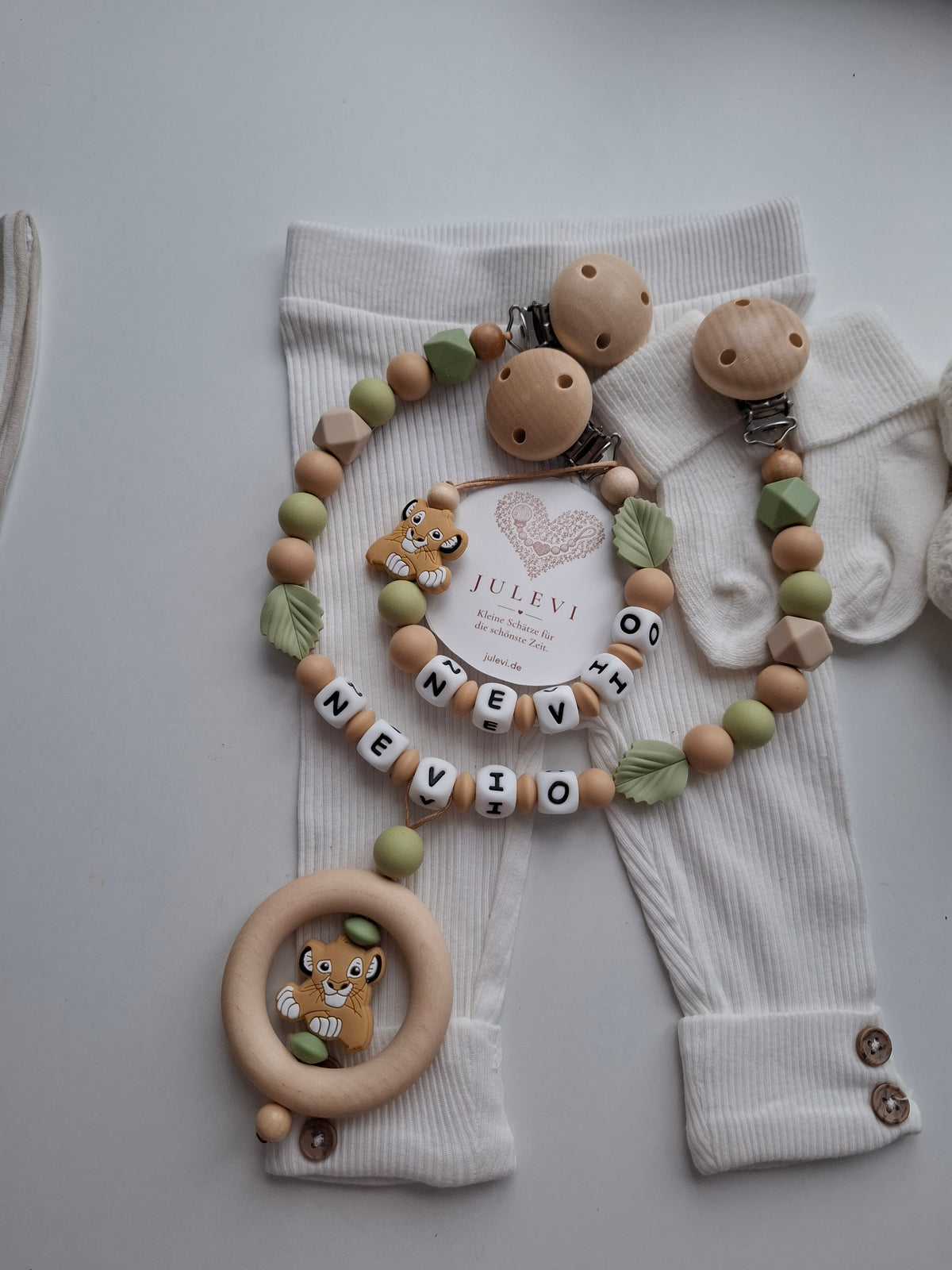 Kinderwagenkette & Schnullerkette Set mit Namen Löwe grün beige Blatt personalisiert