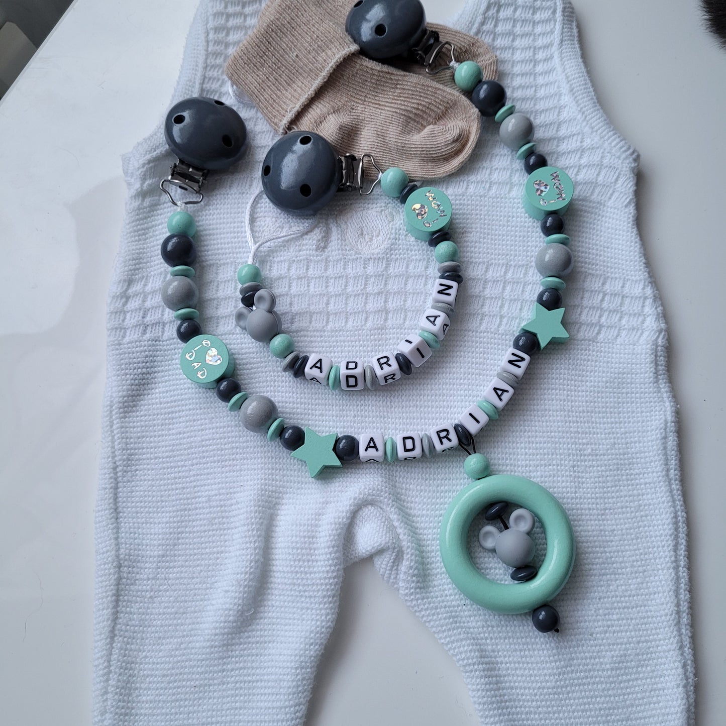 Kinderwagenkette & Schnullerkette mit Namen Maus mint grau