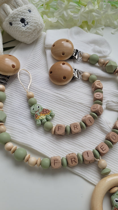 Kinderwagenkette & Schnullerkette mit Namen Schildkröte grün holz