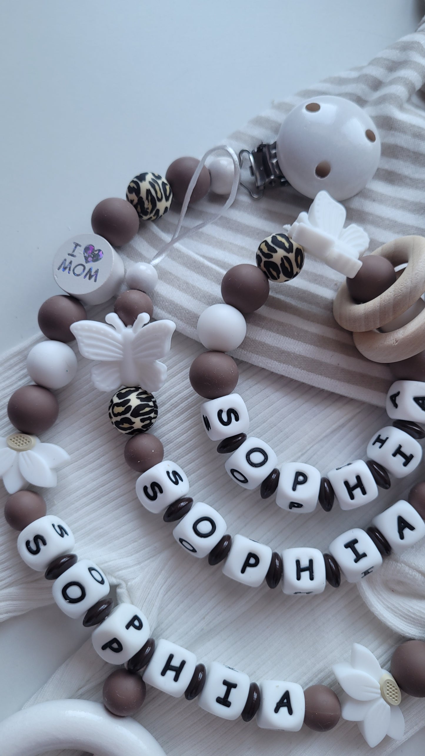 3er Set Schnullerkette Kinderwagenkette & Beissring mit Namen  Schmetterlinge leo weiss braun