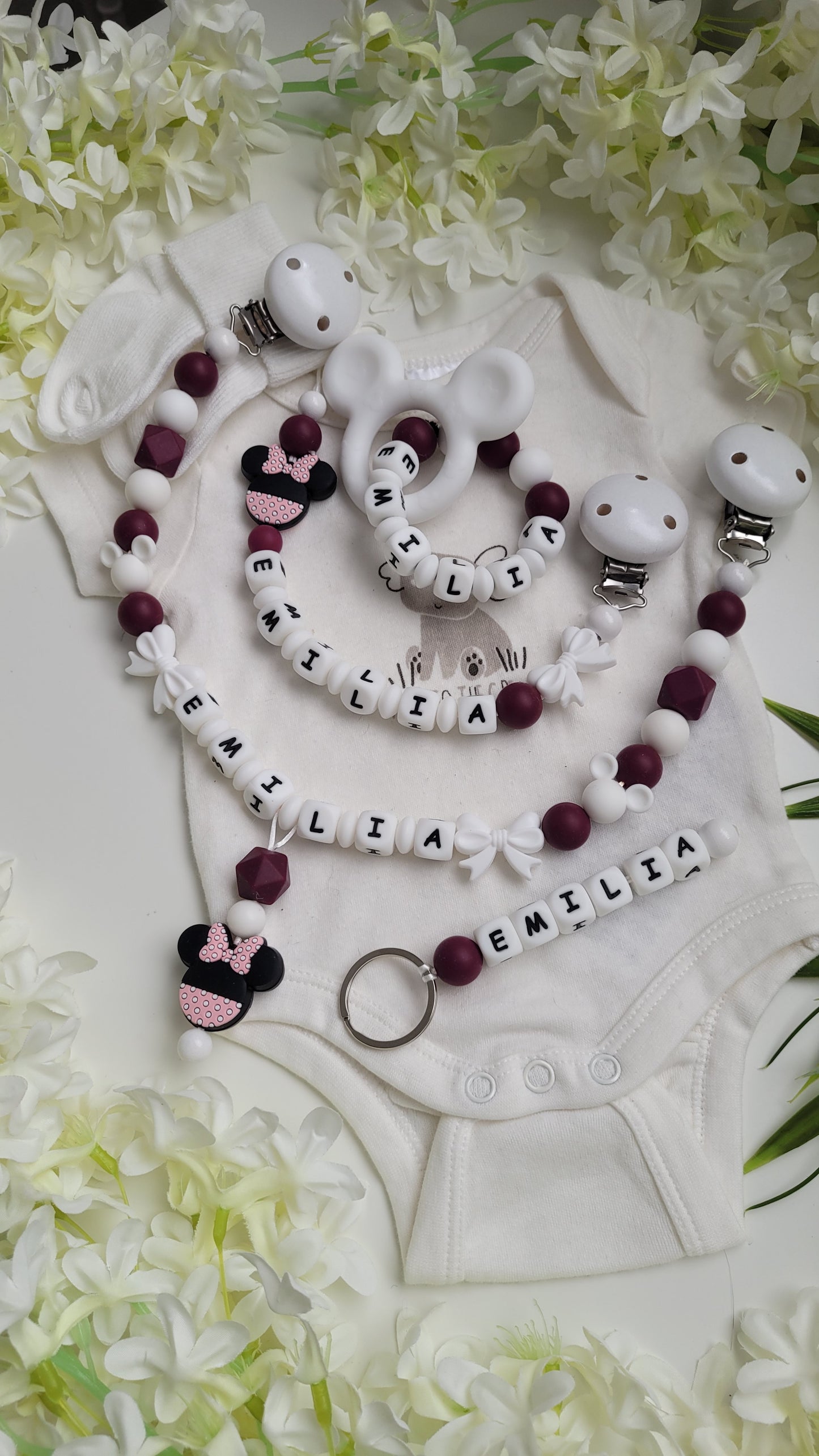 4 tlg Set Mädchentraum! Minnie Maus bordaux Schnullerkette Kinderwagenkette Greifring & Schlüsselanhänger personalisiert
