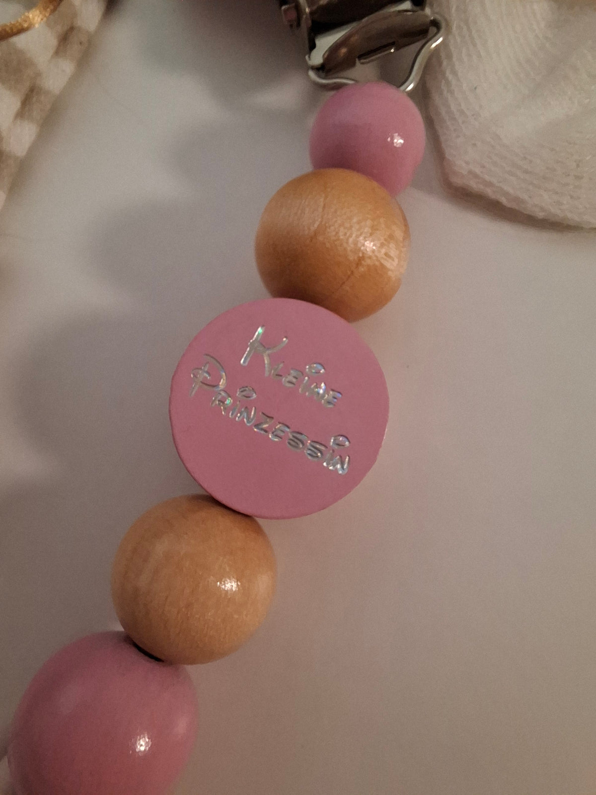 3er-Set Schnullerkette Kinderwagenkette & Greifring mit Namen Traktor rosa holz