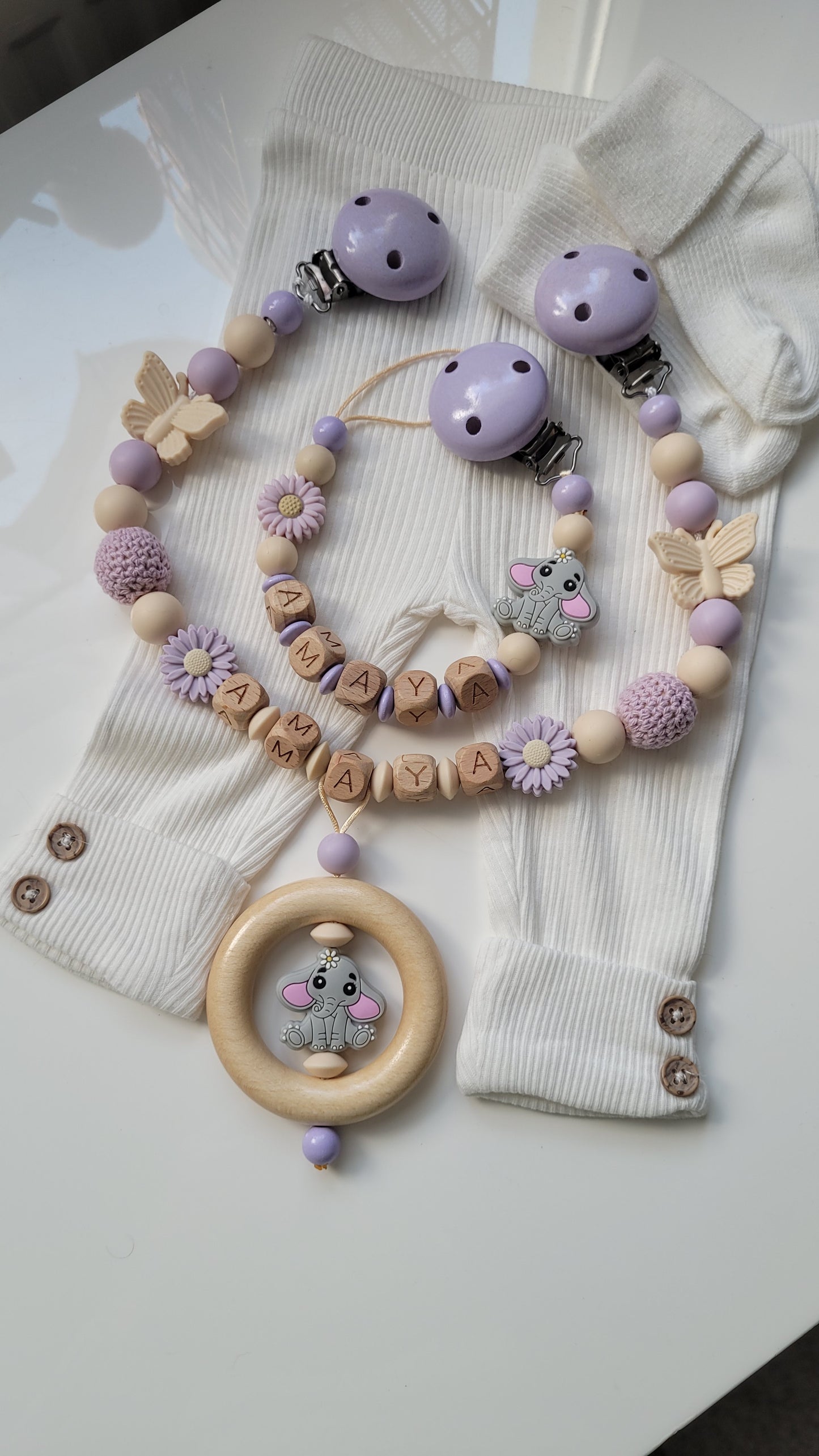 Kinderwagenkette & Schnullerkette mit Namen Elefant flieder Blümchen