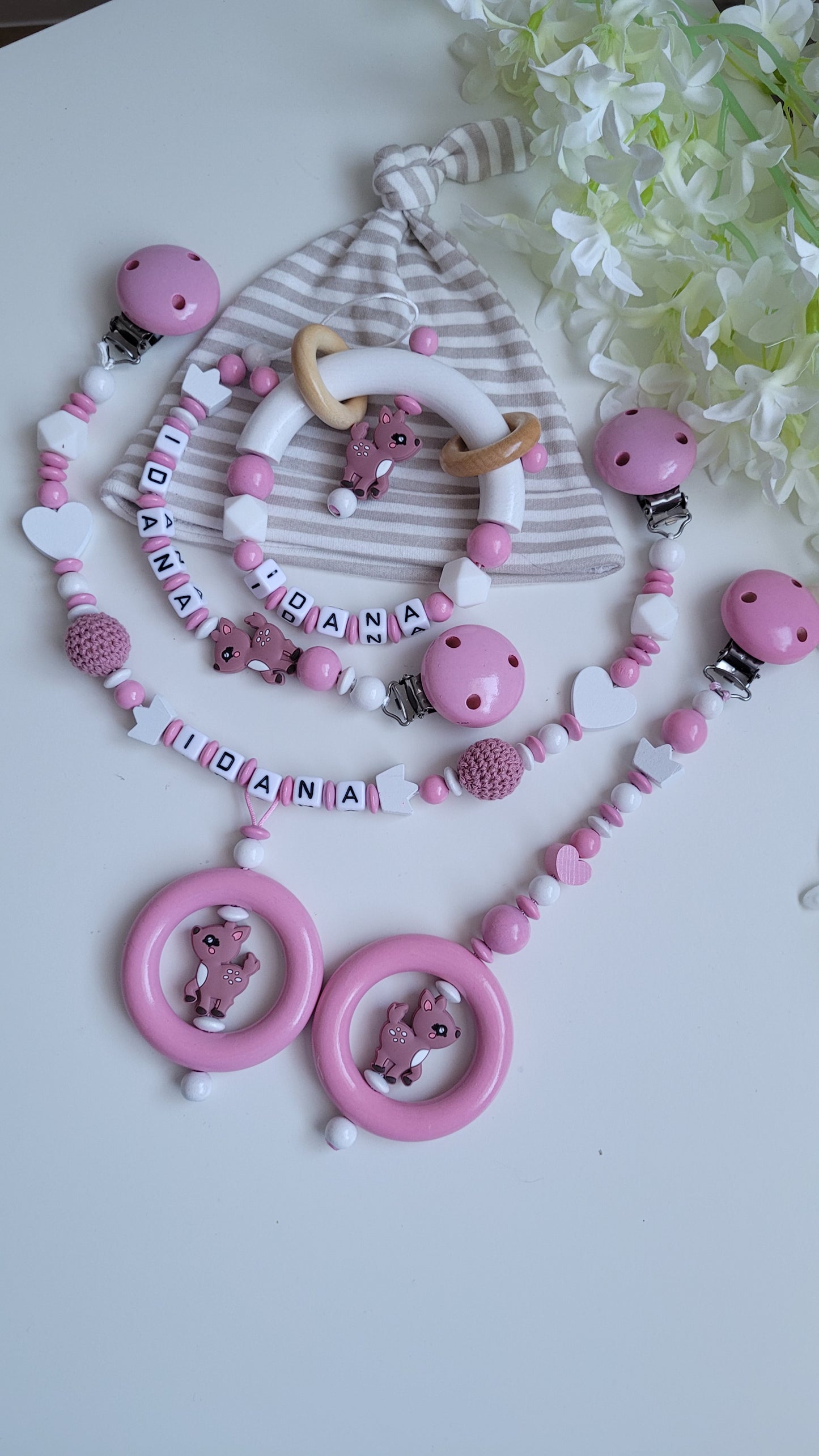 4tlg.Set Schnullerkette Kinderwagenkette & Greifring mit Namen Reh babyrosa weiss