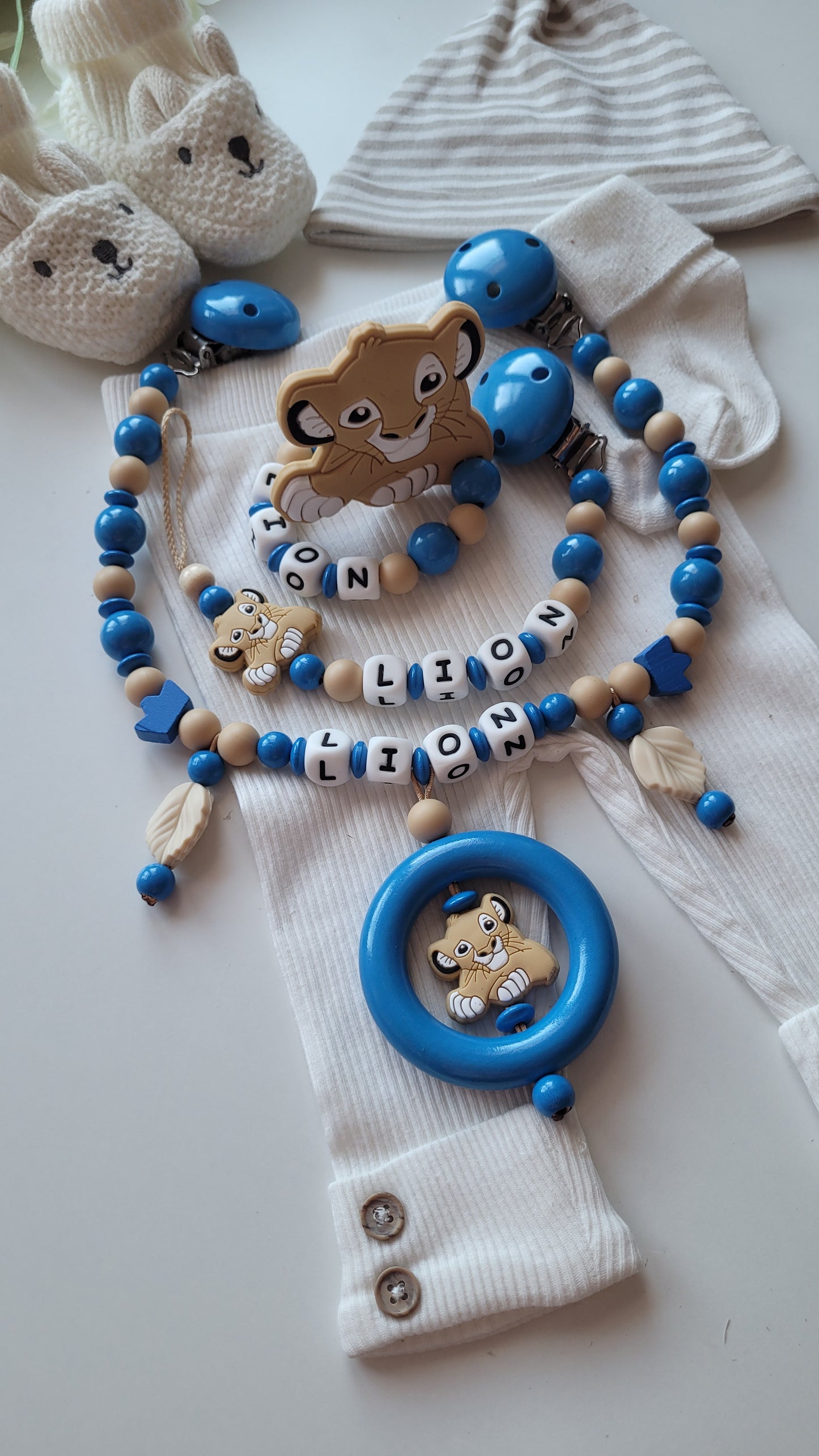 3er Set Schnullerkette Kinderwagenkette & Beissring mit Namen Löwe