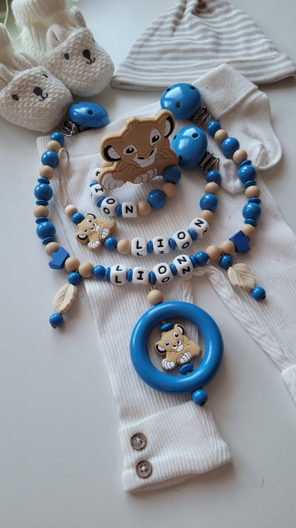3er Set Schnullerkette Kinderwagenkette & Beissring mit Namen Löwe