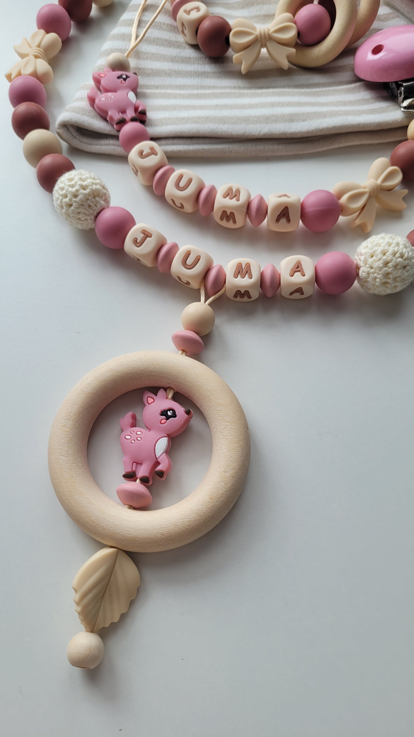 Kinderwagenkette  Schnullerkette Greifring mit Namen für Mädchen Rehe rosenholz beige braun