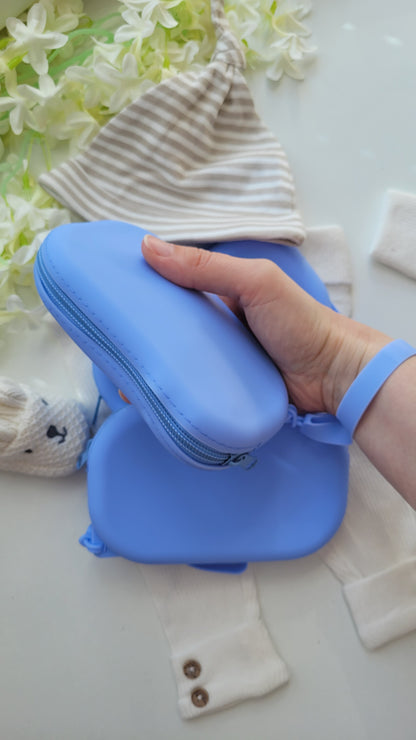 Tasche für Schnuller, Schnullerketten und Kinderwagenketten blau