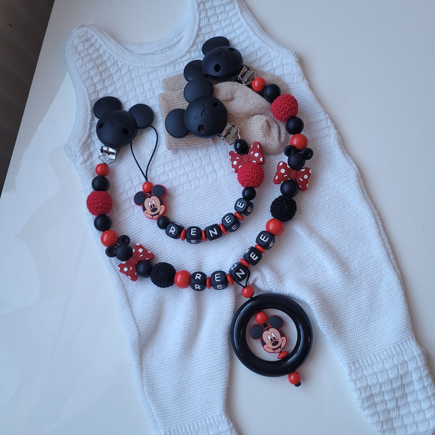 Kinderwagenkette & Schnullerkette mit Namen Mickey rot schwarz