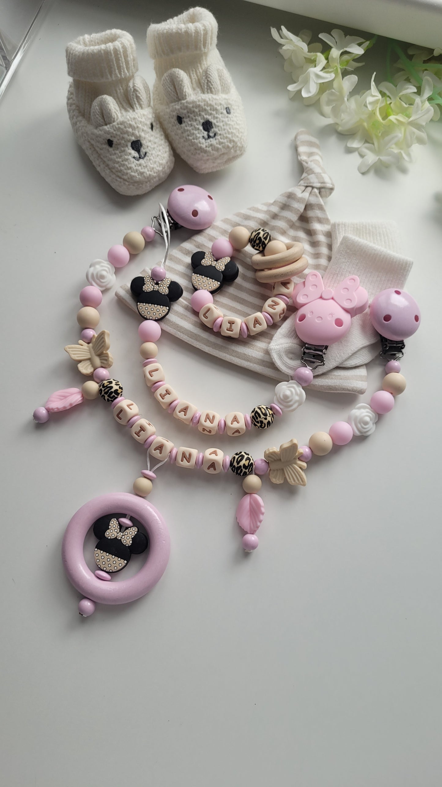 3er Set Schnullerkette Kinderwagenkette & Beissring mit Namen Mäuse & Schmetterlinge beige weiss rosa