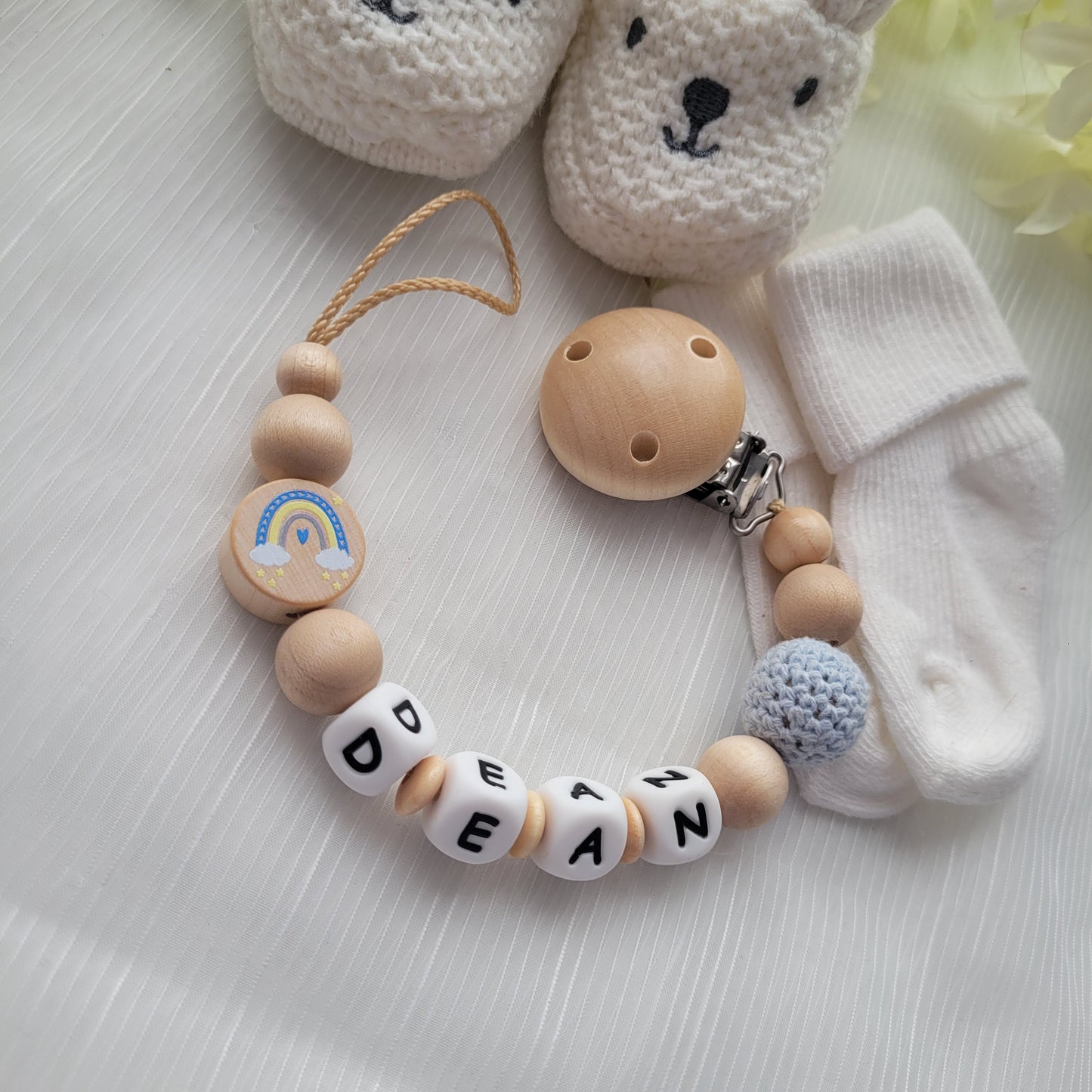 Schnullerkette mit Namen für Mädchen und Jungen Herz & Häkelperle  softblau holz