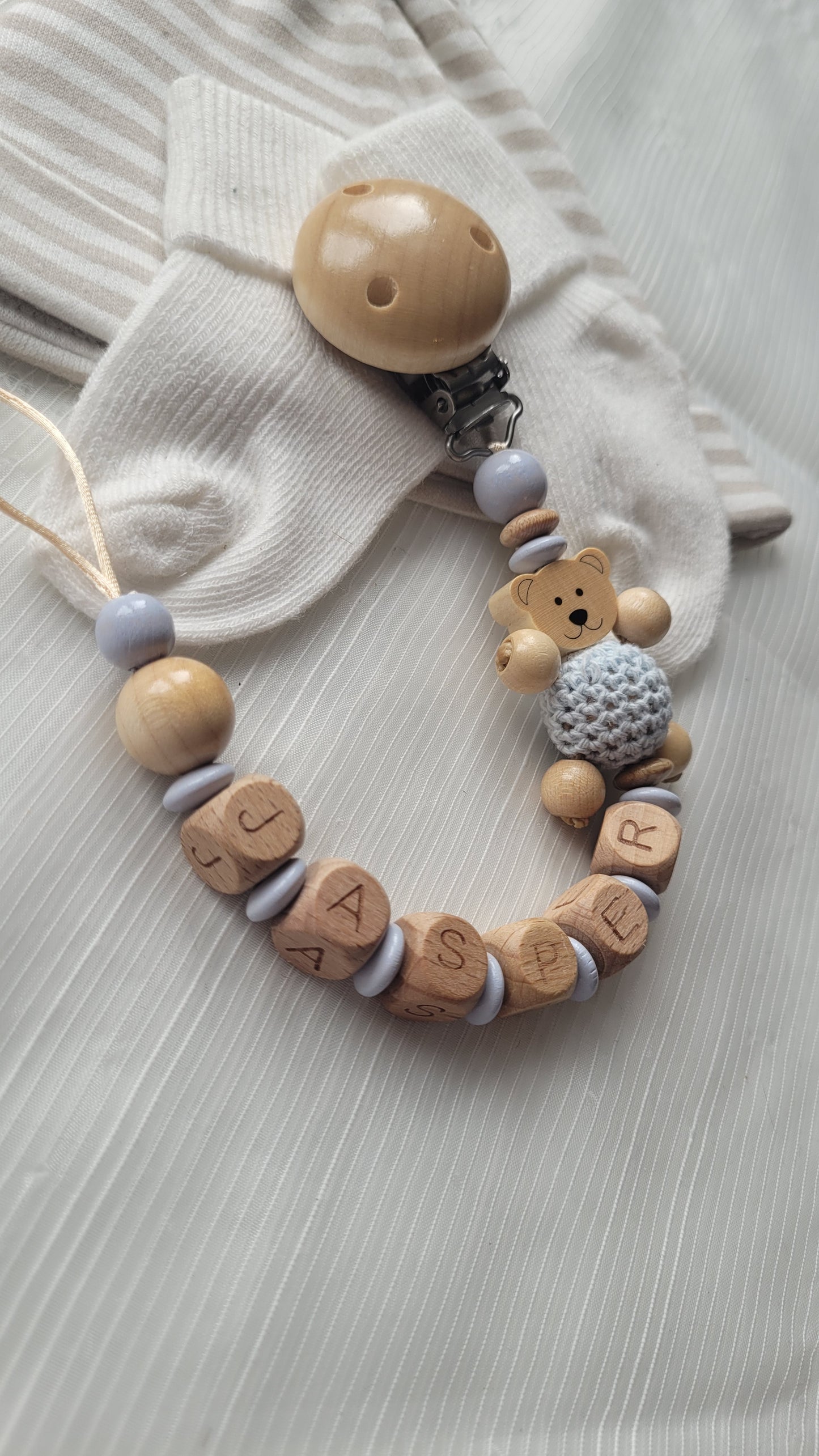 Schnullerkette mit Namen für Jungen Teddy holz hellblau