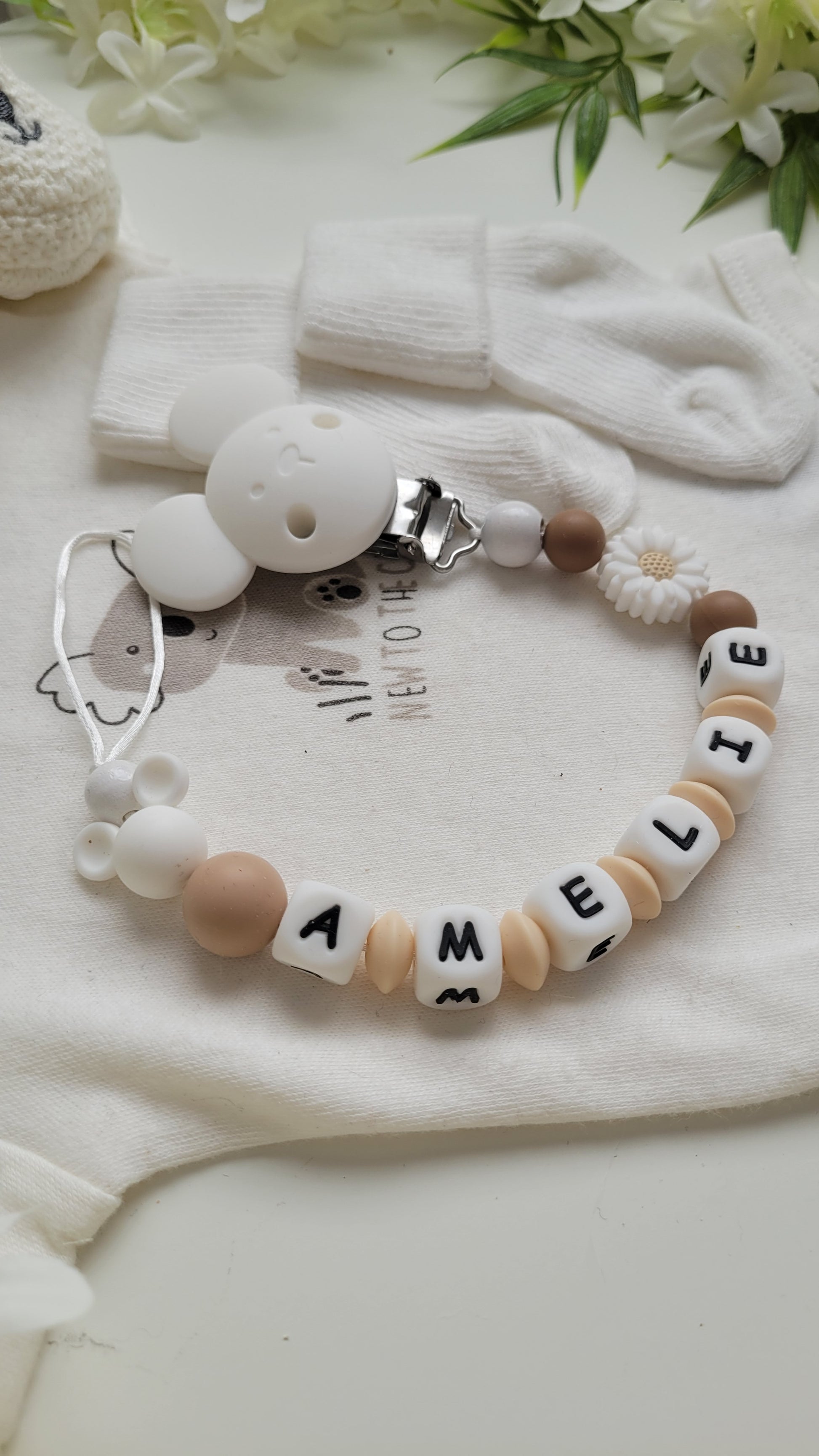 Schnullerkette mit Namen Julevi Maus Disney ersonalisiert beige weiss silikon
