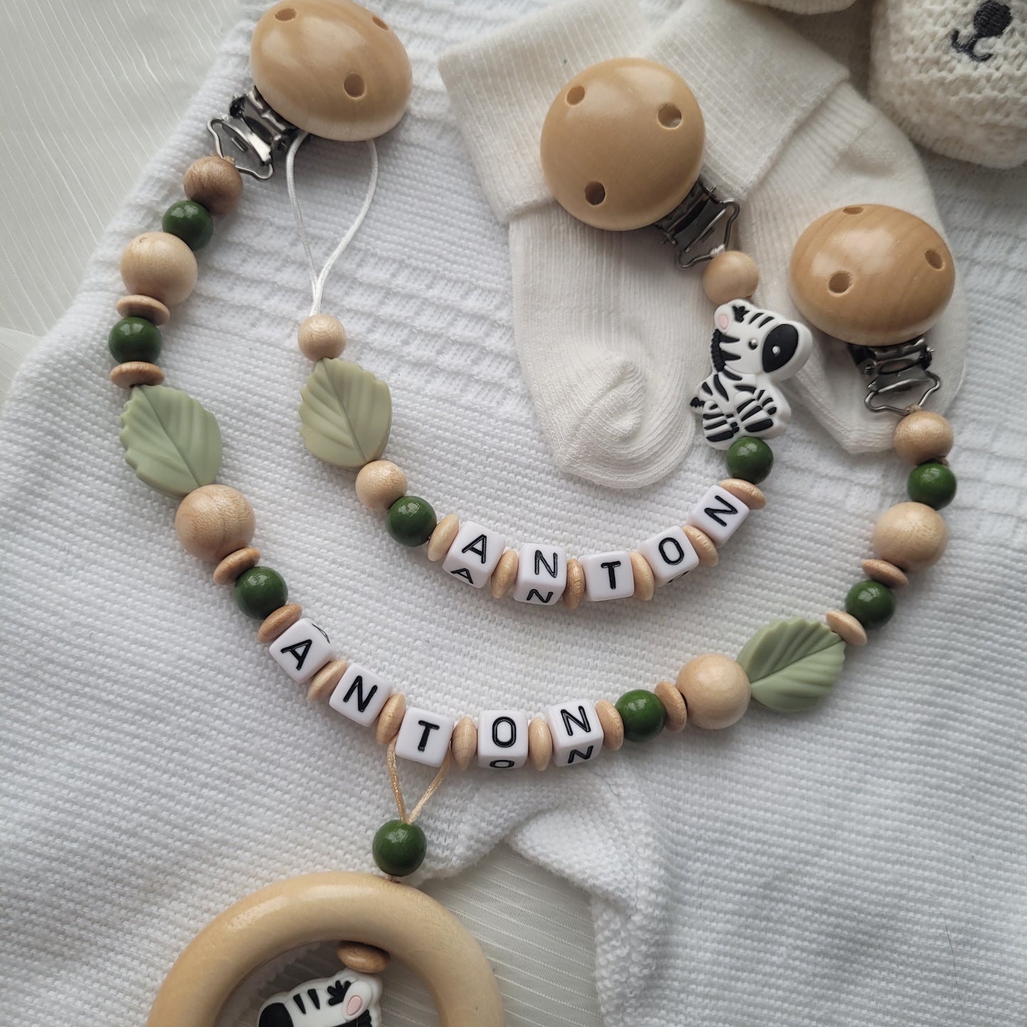 Kinderwagenkette & Schnullerkette Set Baby Zebra holz Salbei grün