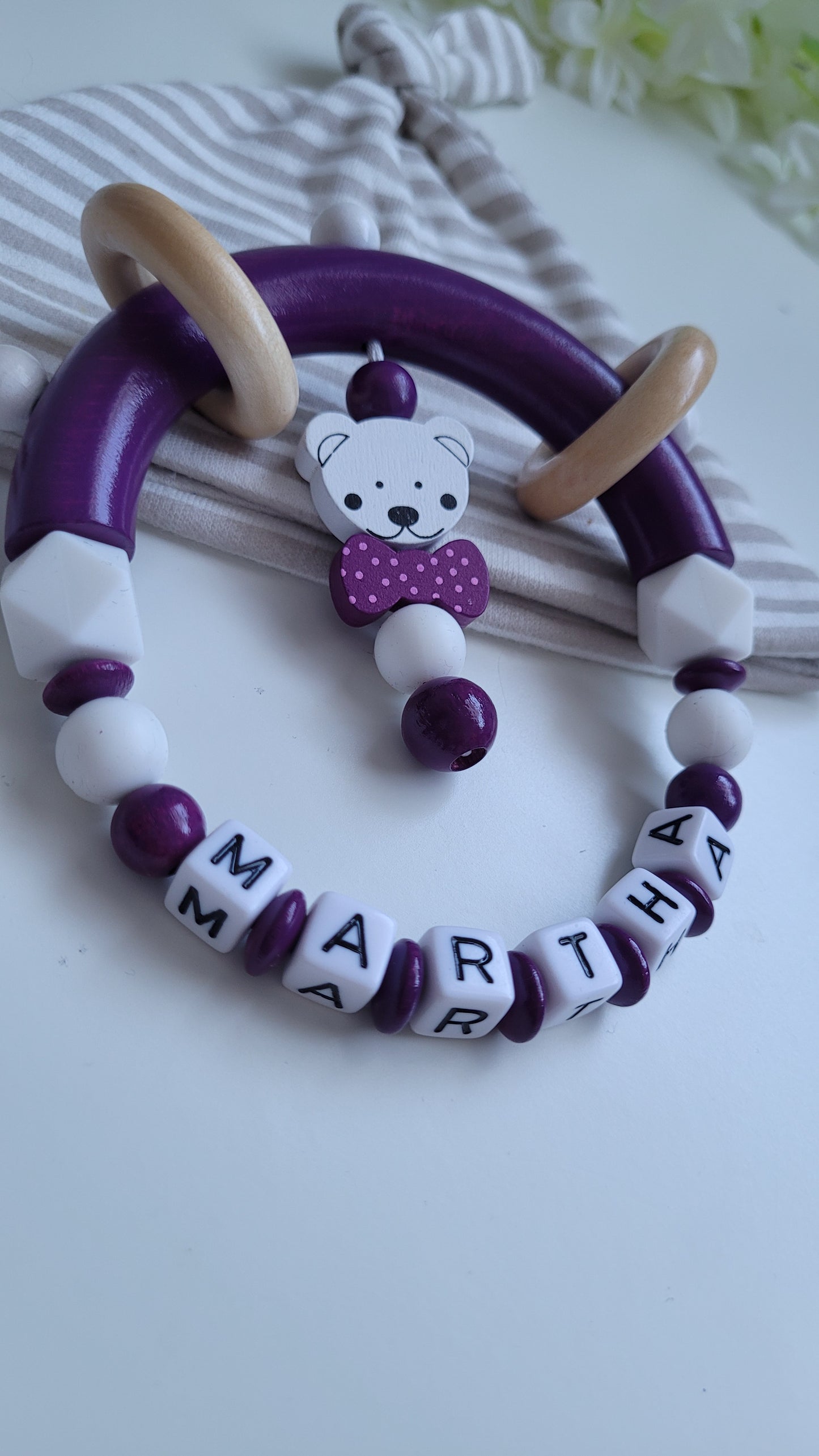 3tlg.Set Schnullerkette Kinderwagenkette & Greifring mit Namen Bärchen pflaume