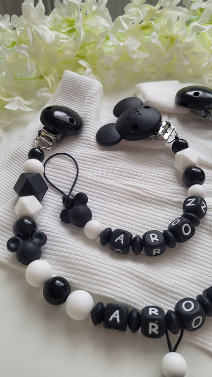 Komplett Set 3tlg Schnullerkette Kinderwagenkette Greifring mit Namen Maus schwarz weiß