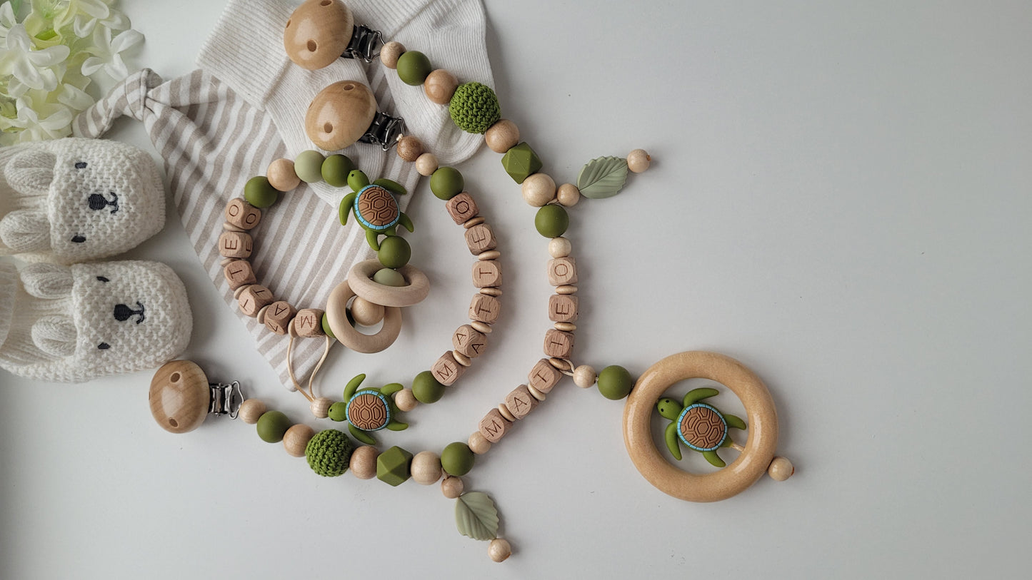 Schnullerkette Kinderwagenkette & Beissring mit Namen Schildkröte holz grün