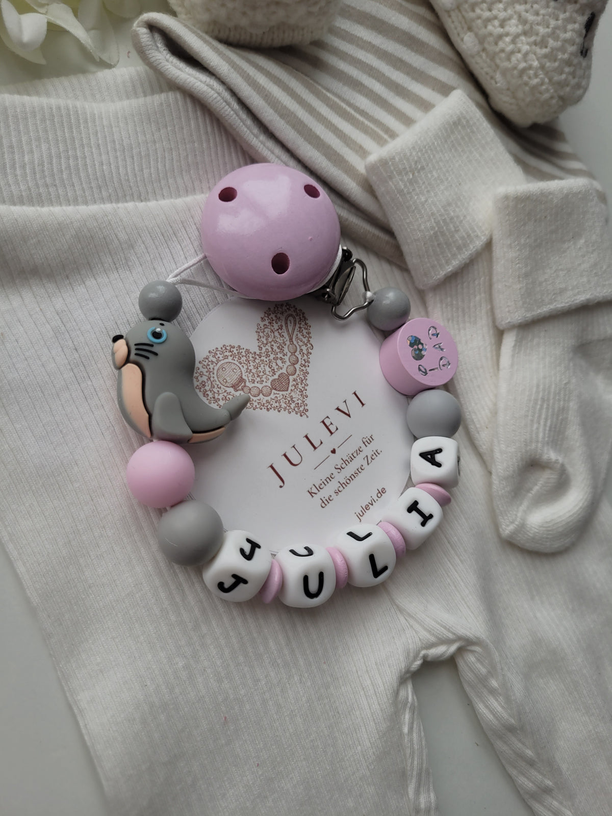 Schnullerkette mit Namen für Mädchen Robbe Silikon grau I love mom and dad rosa grau