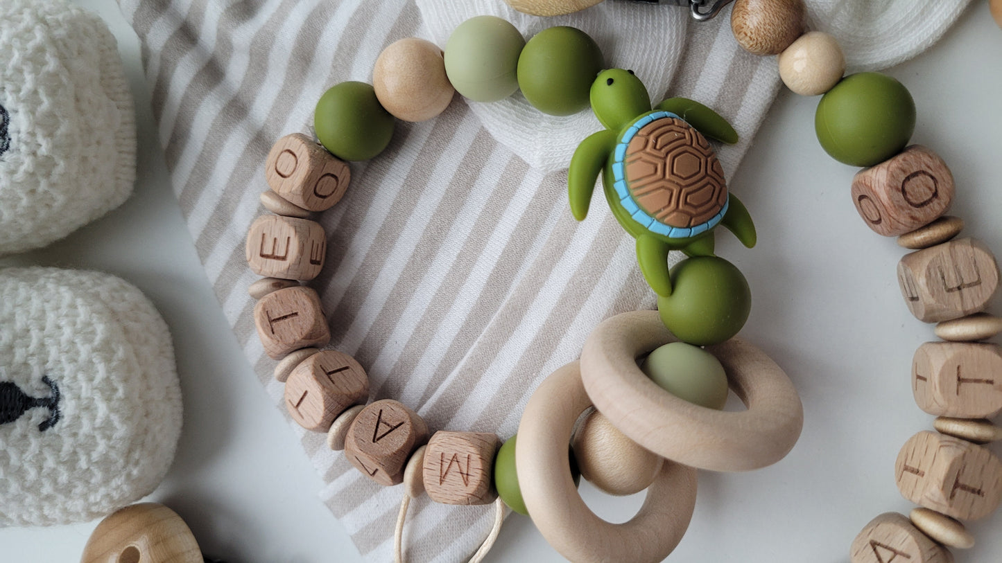 Schnullerkette Kinderwagenkette & Beissring mit Namen Schildkröte holz grün