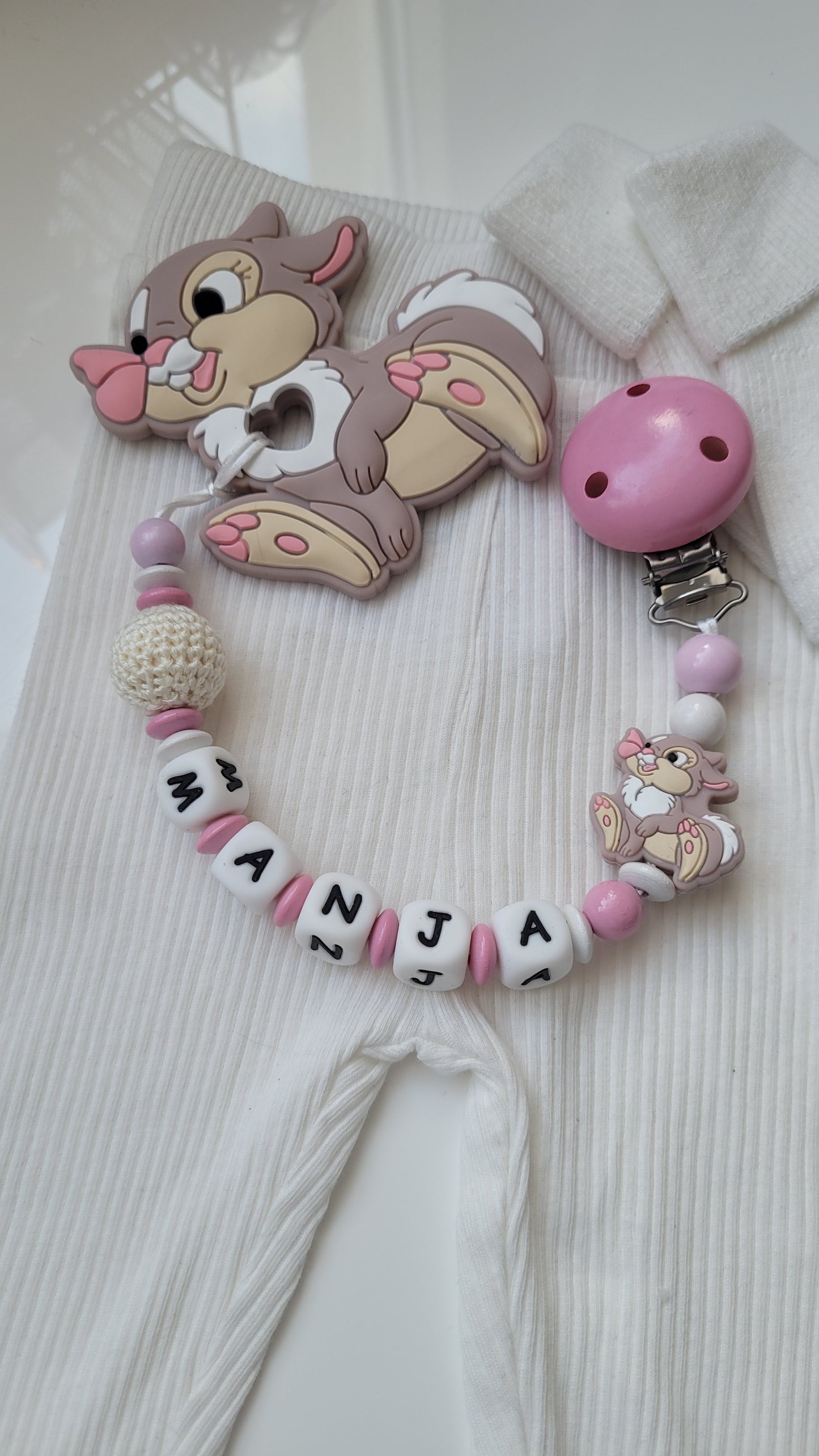 3 in 1 Beissring Schnullerkette mit Namen für Mädchen Hase rosa beige weiss