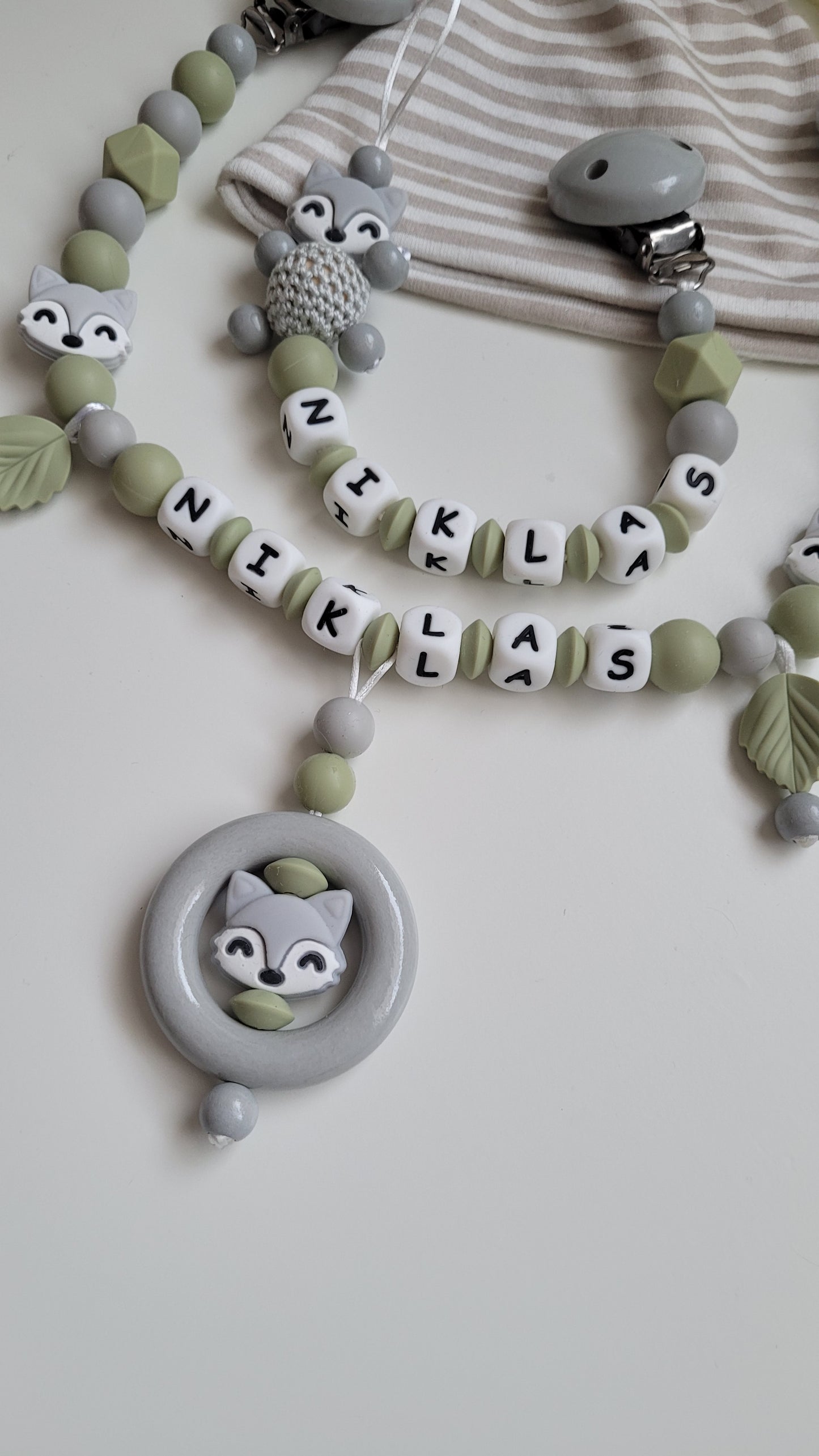 Kinderwagenkette & Schnullerkette mit Namen Fuchs grün