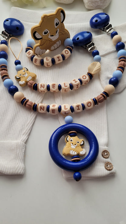 3tlg. Set Schnullerkette, Kinderwagenkette & Beißring mit Namen – Löwe blau gold