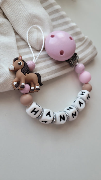 Kinderwagenkette & Schnullerkette mit Namen Pferd & i love Mom und Dad rosa weiss