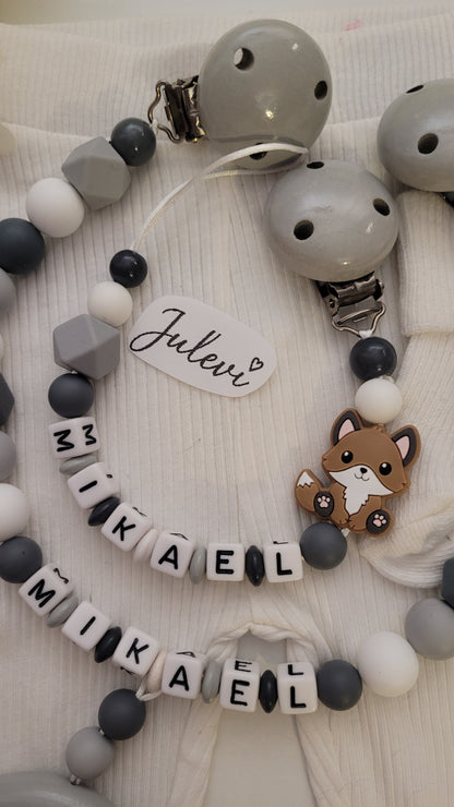Kinderwagenkette & Schnullerkette mit Namen Fuchs grau