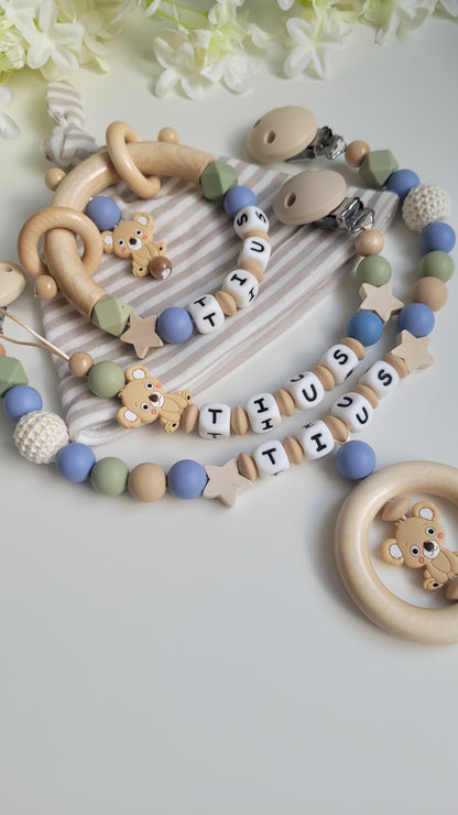 3tlg.Set Schnullerkette Kinderwagenkette & Greifring mit Namen Koala beige blau grün