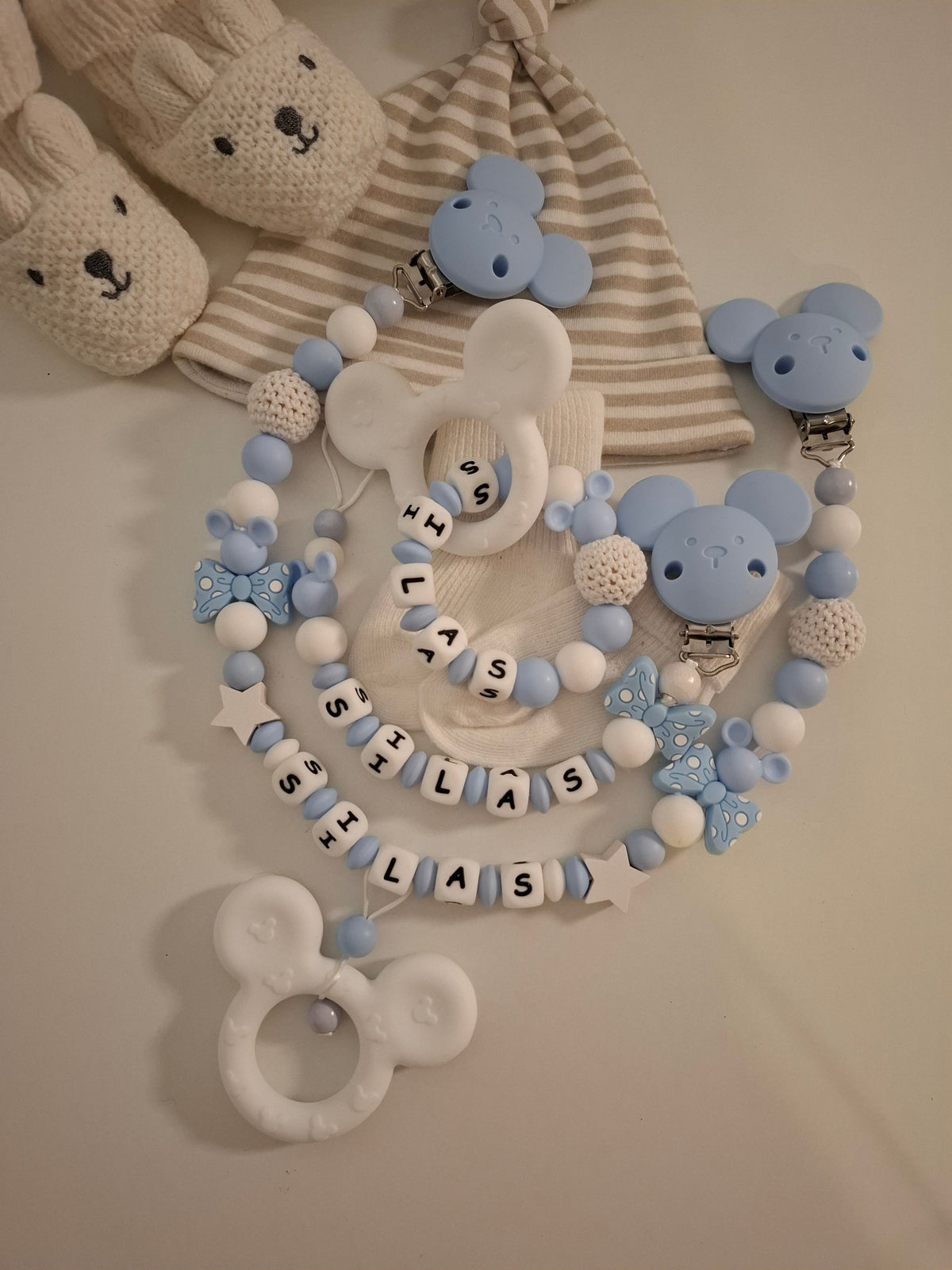 3er-Set Schnullerkette Kinderwagenkette & Greifring mit Namen Maus weiss hellblau