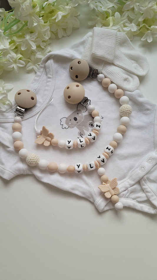 Kinderwagenkette & Schnullerkette mit Namen Schmetterling beige