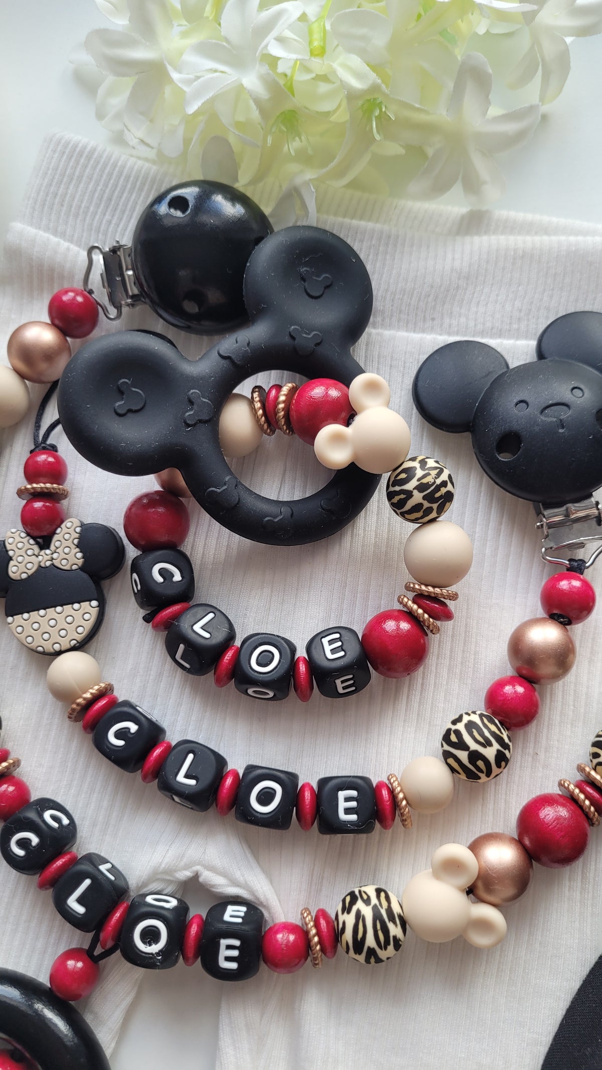 3er Set Kinderwagenkette & Schnullerkette mit Namen + Greifring Maus weinrot  rosegold