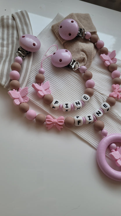 Kinderwagenkette & Schnullerkette mit Namen Schmetterling rosa taupe