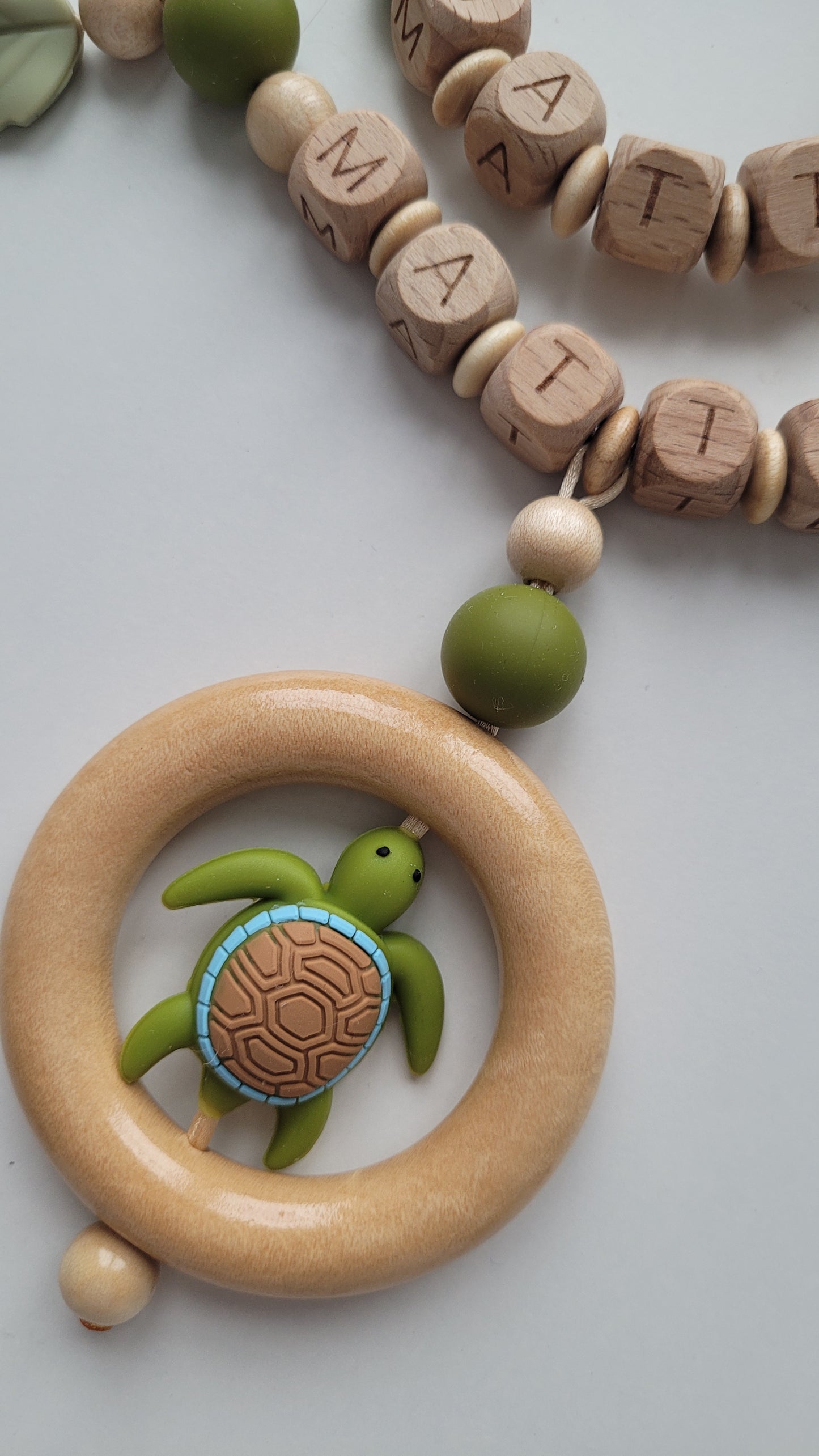 Kinderwagenkette & Schnullerkette mit Namen Schildkröte grün holz