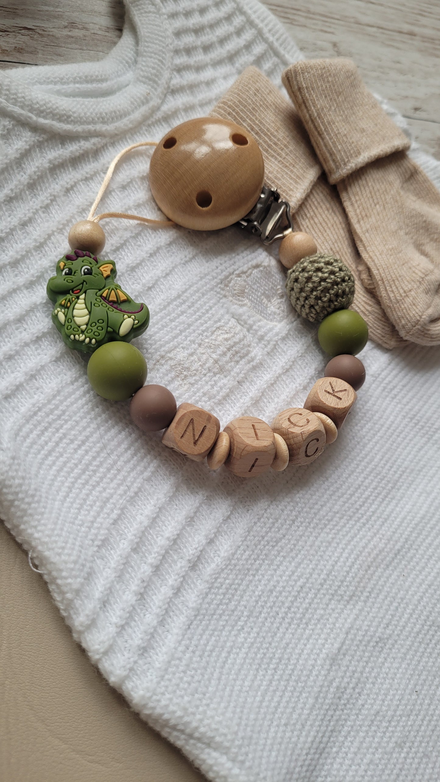 Schnullerkette mit Namen Drache braun holz grün