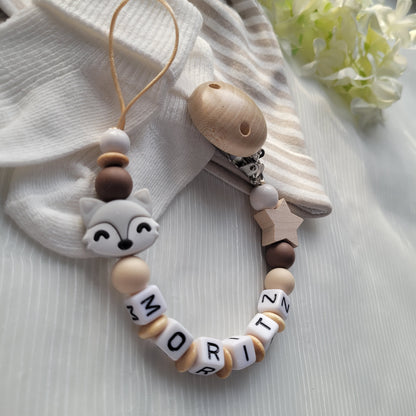 Schnullerkette mit Namen für Jungen Fuchs & Stern Braun beige