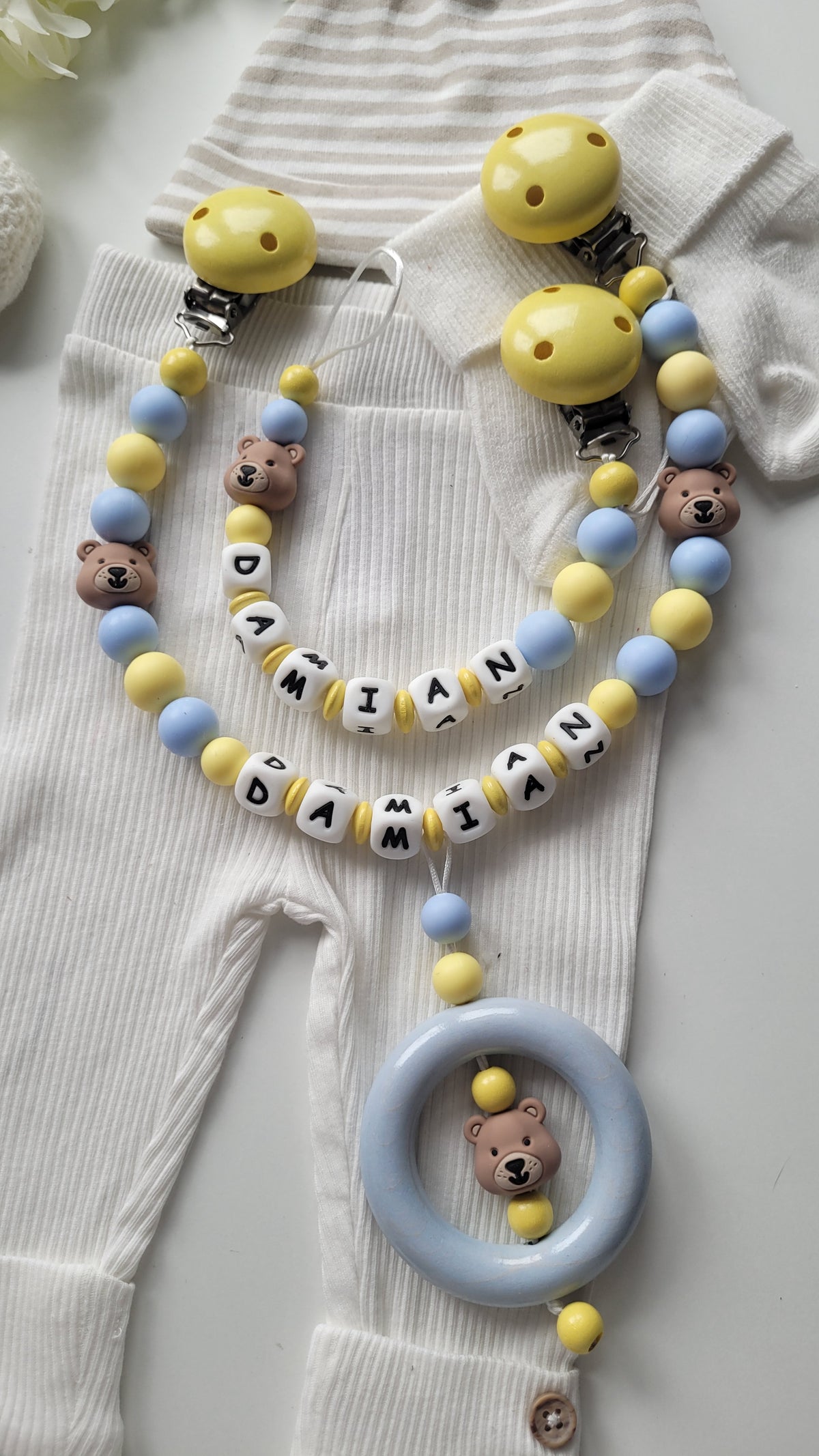 3er Set Schnullerkette Kinderwagenkette & Greifring mit Namen Bärchen gelb blau