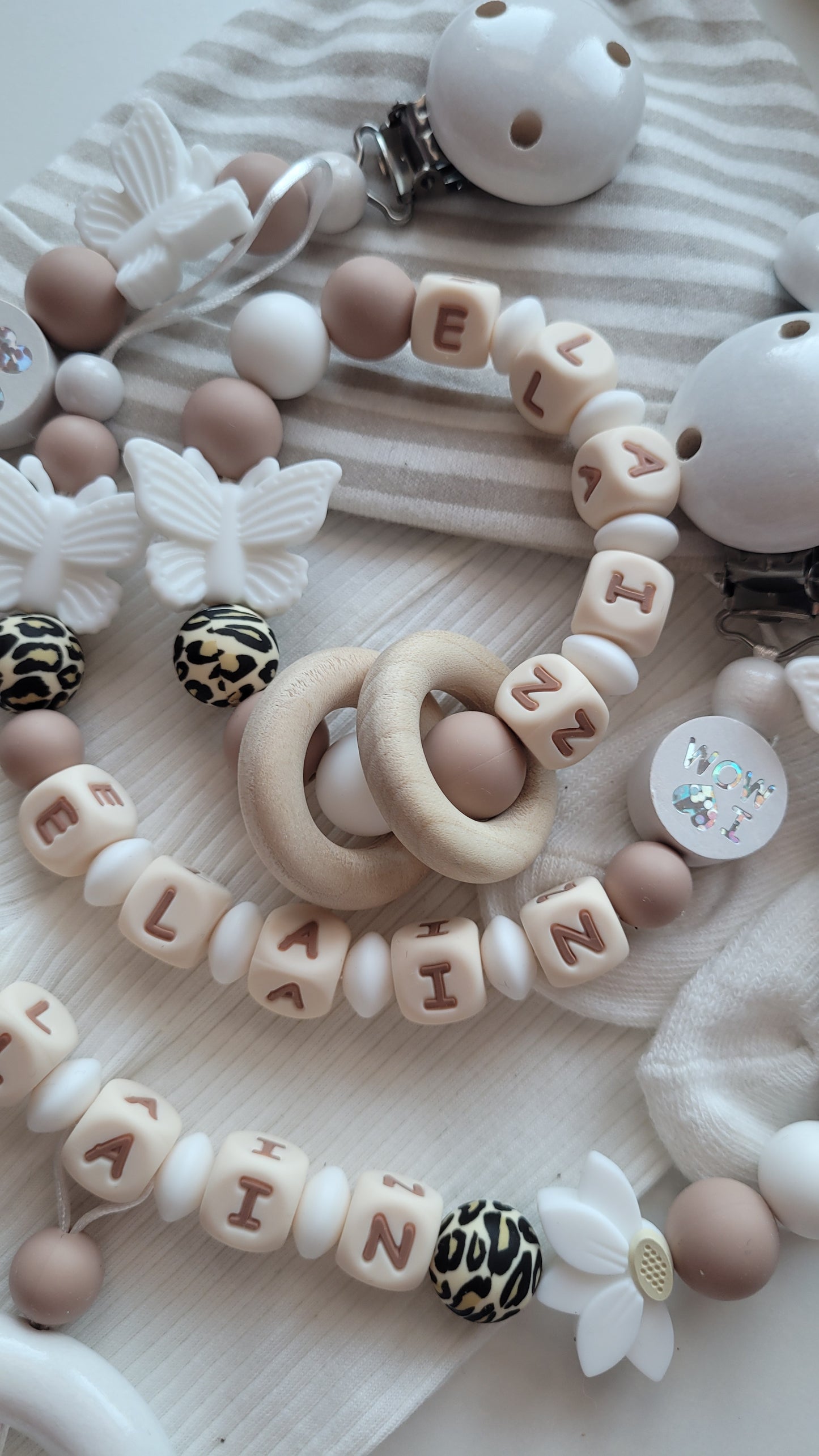 3er Set Schnullerkette Kinderwagenkette & Beissring mit Namen  Schmetterlinge leo weiss taupe