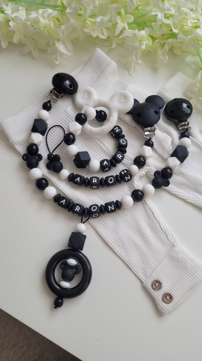 Komplett Set 3tlg Schnullerkette Kinderwagenkette Greifring mit Namen Maus schwarz weiß