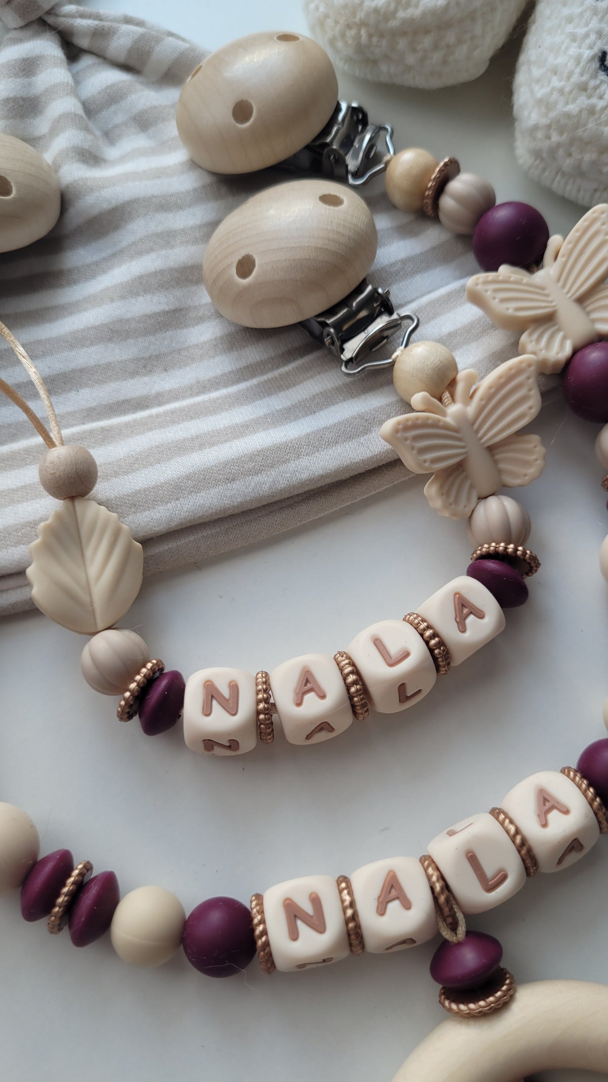 Kinderwagenkette & Schnullerkette Set mit Namen Schmetterling Blatt goldene Scheiben bordeaux beige braun Silikon Holz | personalisiert