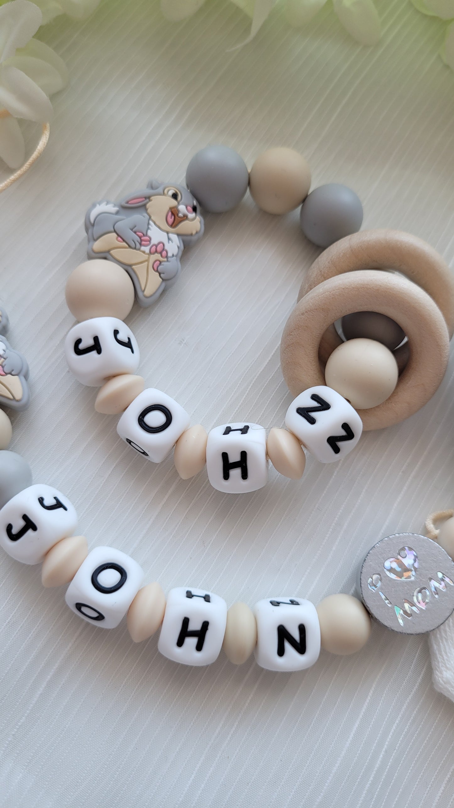 3tlg.Set Schnullerkette Kinderwagenkette & Beissring mit Namen Hase beige grau