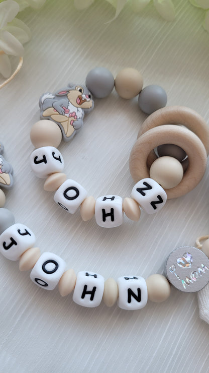 3tlg.Set Schnullerkette Kinderwagenkette & Beissring mit Namen Hase beige grau