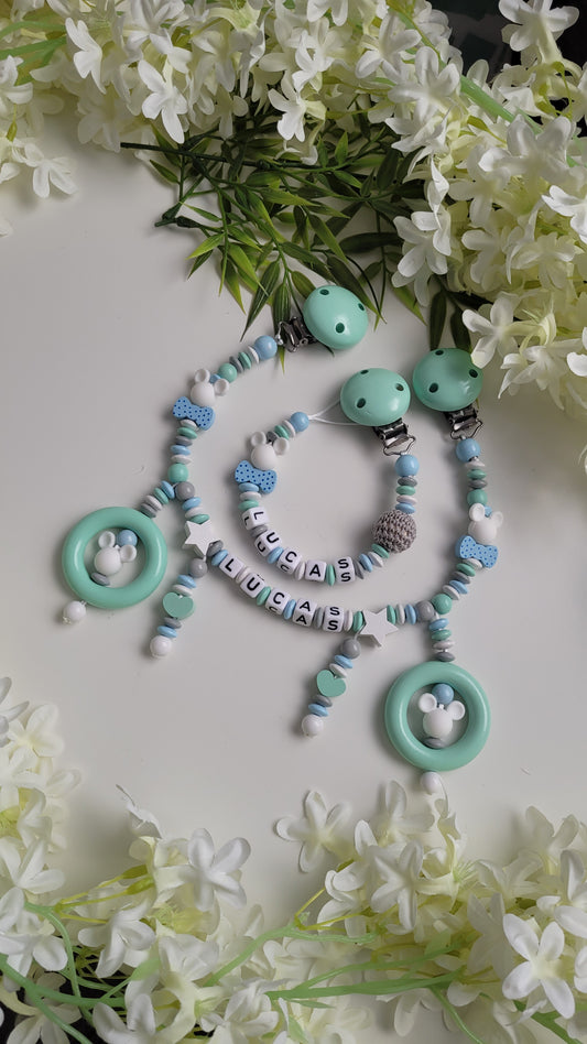 Kinderwagenkette & Schnullerkette Prinz Mickey mit Namen für Jungen mint hellblau