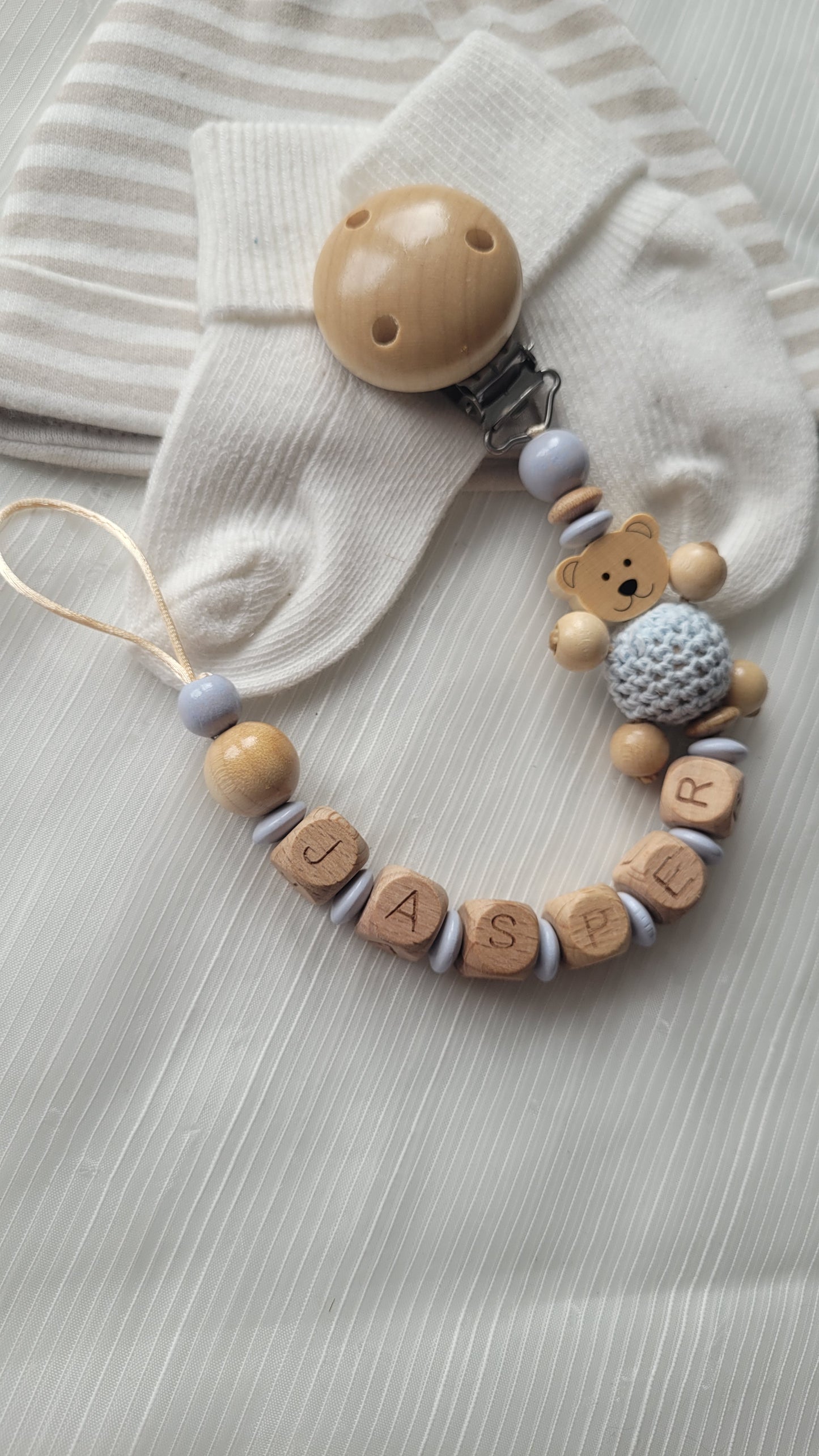 Schnullerkette mit Namen für Jungen Teddy holz hellblau