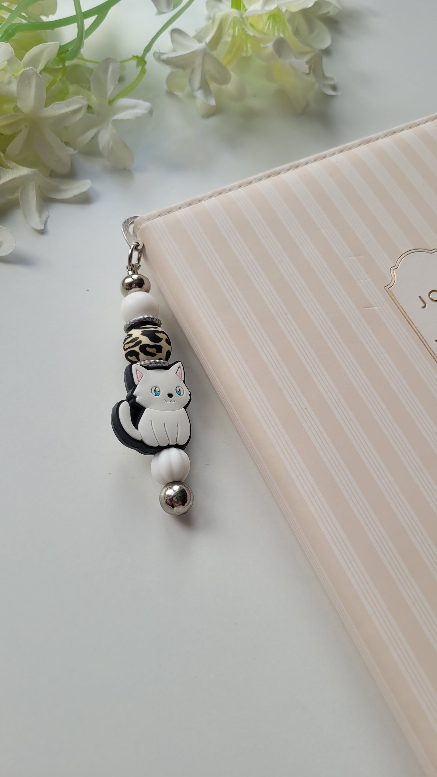 Lesezeichen Katze leo weiss