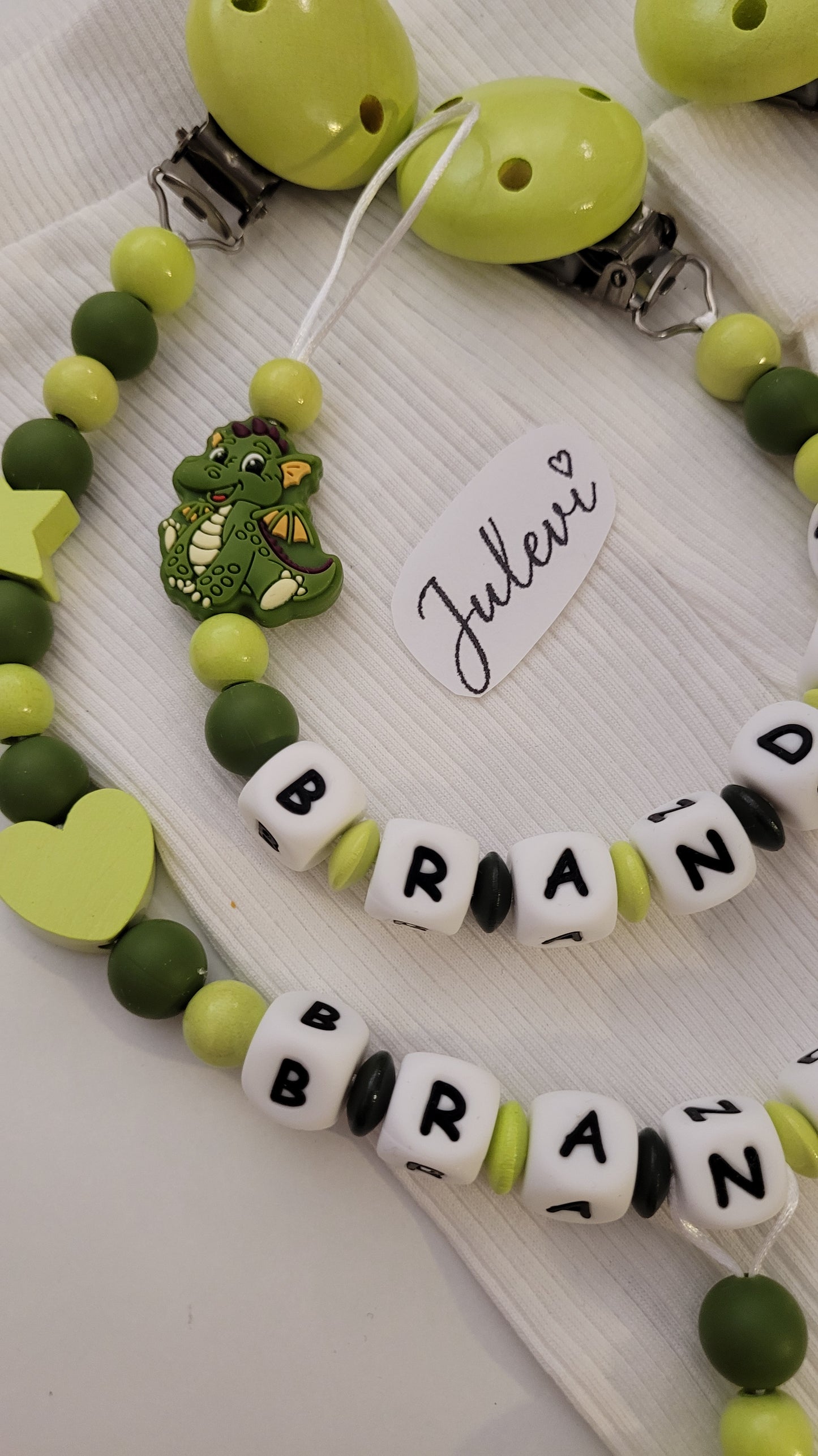 Kinderwagenkette & Schnullerkette mit Namen Drache grün
